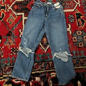 A&F 90s Ultra High Rise Straight Jeans